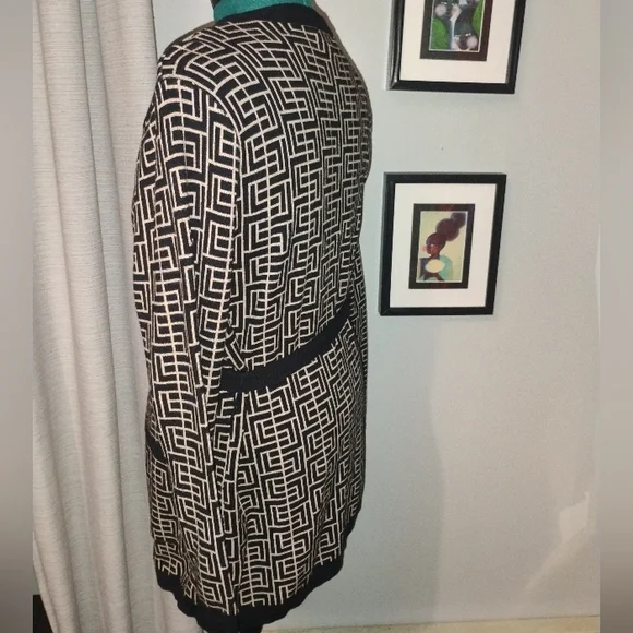 Sioni Geometric Knit Cardigan in Black & Tan, Sz L - Picture 6 of 9
